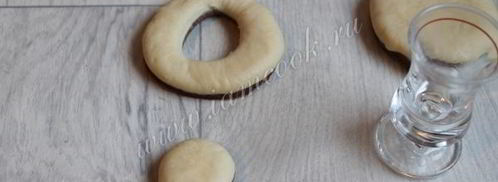 булочки шоколадно-ванильные в виде пончиков. Шаг 6