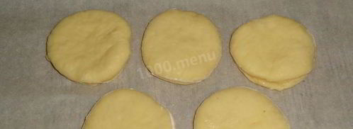 булочки со сгущенкой из дрожжевого теста. Шаг 10