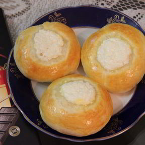 Булочки с изюмом