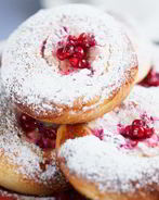 Карельские булочки с брусникой и ржаными хлопьями Nordic