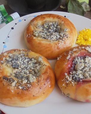 Плюшки с джемом Махеев под маковой посыпкой