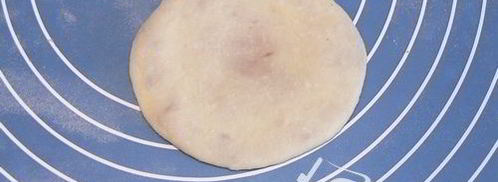 плюшки цветы из двойного теста. Шаг 4