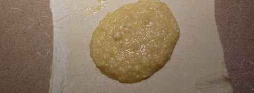 слоеные булочки с миндальной начинкой. Шаг 3