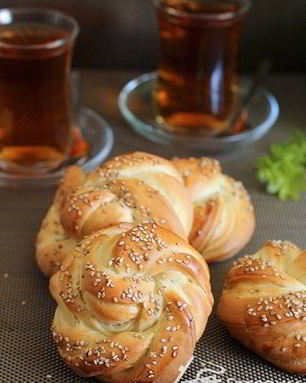 Турецкие хлебные булочки с сезамом