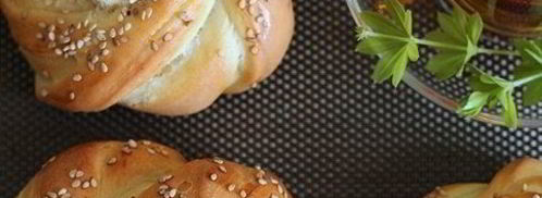 турецкие хлебные булочки с сезамом. Шаг 4