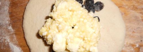 ванильно-маковые булочки с творогом и черникой. Шаг 3