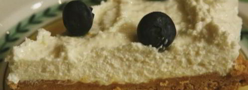 очень простой лимонный чизкейк с ягодами. Шаг 9