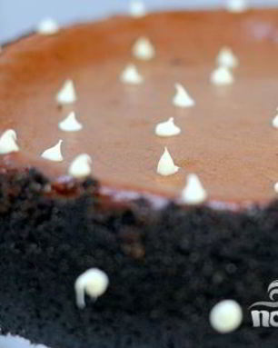 Шоколадный чизкейк с карамелью