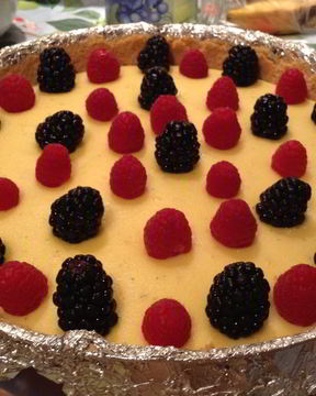 Ванильный чизкейк с ягодами на водяной бане