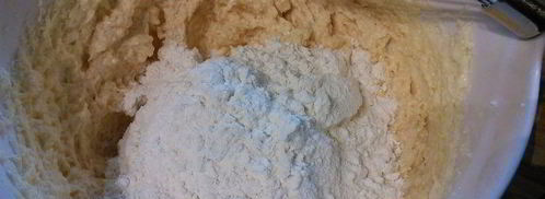 карамельный кекс с вишней. Шаг 5