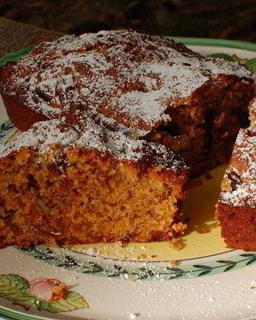 Кекс с курагой, орехами и шоколадом