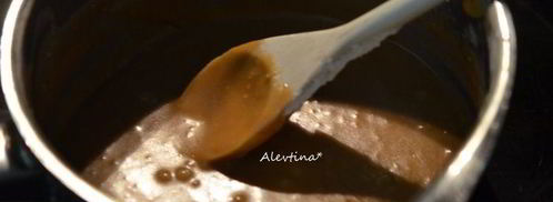 кекс с ягодой и карамельной глазурью. Шаг 4