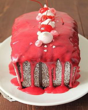 Кокосовый кекс с бананами и вишней