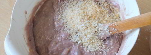 кокосовый кекс с бананами и вишней. Шаг 3