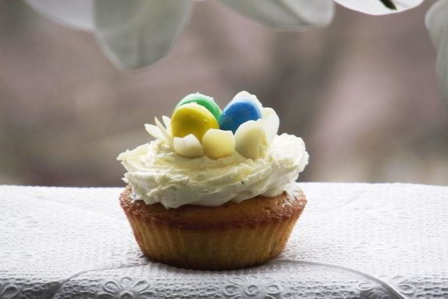 Рецепт пасхальные апельсиновые капкейки с ромовым кремом