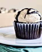 Шоколадные капкейки с арахисовым кремом