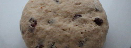 штоллен с вяленой клюквой и фундуком. Шаг 6