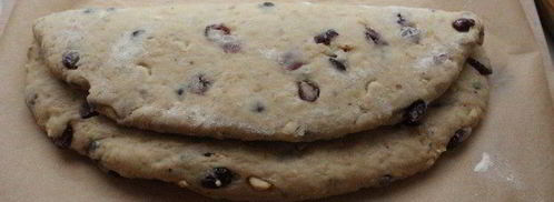 штоллен с вяленой клюквой и фундуком. Шаг 9