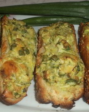 Багет с кабачково-сырной начинкой