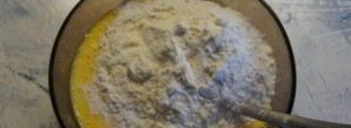 хворост на желтках. Шаг 2