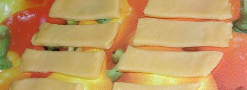 хворост слоистый, постный. Шаг 4