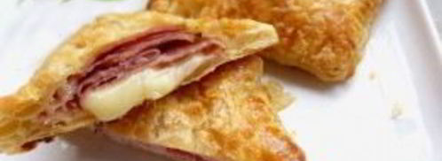 конвертики из слоеного теста с сыром. Шаг 4