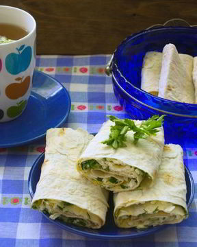 Лаваш с брынзой и зеленью