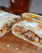 Рулет с яблоками из лаваша