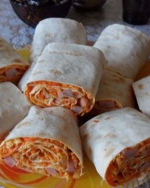 Рулетики из лаваша с морковкой