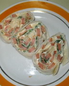 Рулетики из лаваша с рыбой