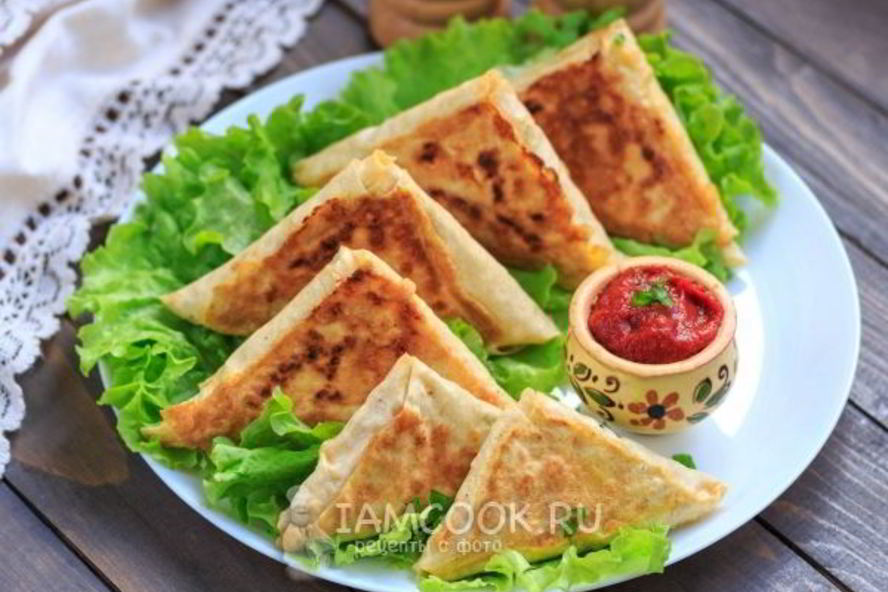 Рецепт жареный лаваш с колбасой и сыром