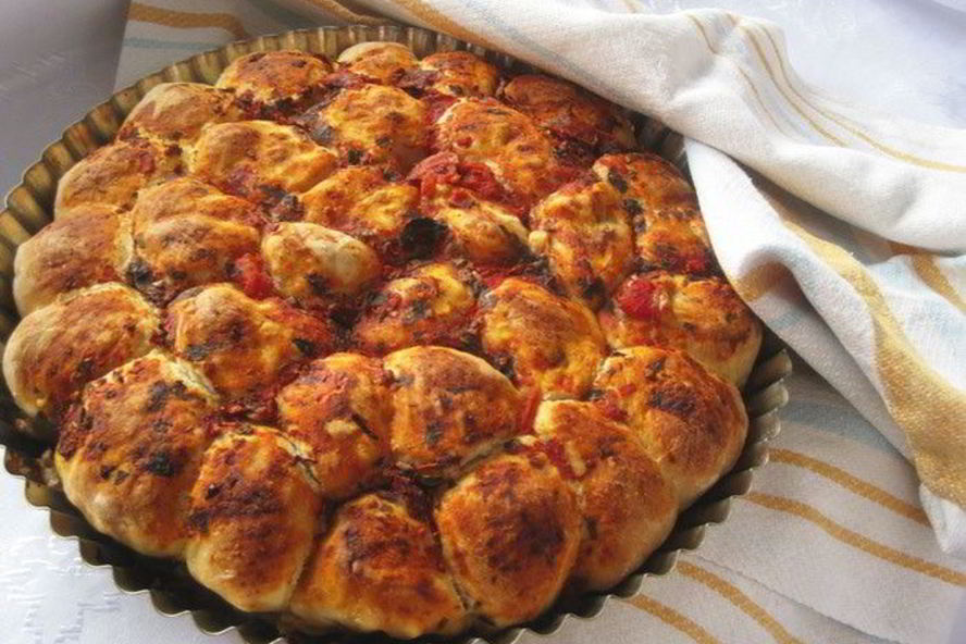 Рецепт фокачча из шариков с сыром и оливками