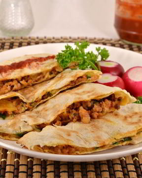 Лепешки из лаваша с мясом и сыром