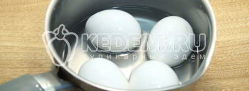 лепешки на сковороде с зеленым луком и яйцом. Шаг 7