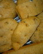 Лепешки с кукурузной мукой, сыром и пряностями