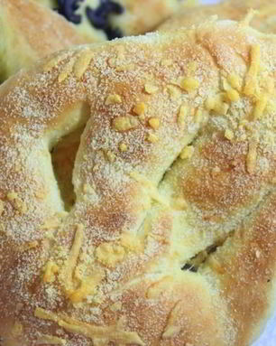 Лепешки с сыром и маслинами