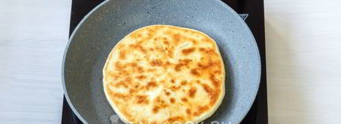 лепешки с сыром и зеленью на сковороде. Шаг 18