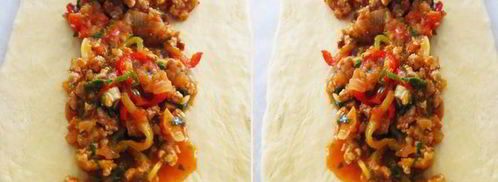 пиде — турецкая лепешка в форме лодочки с начинкой из фарша. Шаг 19