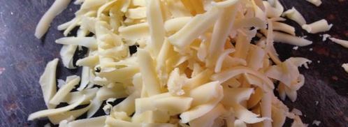 пита с колбасой, сыром и яйцом. Шаг 3