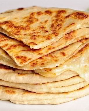 Сметанные лепешки с сыром и зеленью