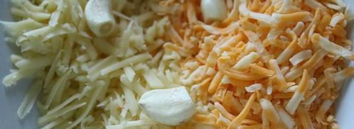 творожная лепешка с начинкой из сыра. Шаг 2