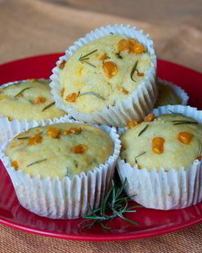 Кукурузные маффины с розмарином