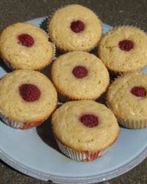 Лимонные маффины с ягодкой