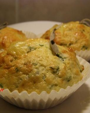 Маффины с грюйером и шалфеем