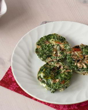 Маффины с помидорами и шпинатом