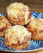 Пикантные маффины с картофелем и сыром