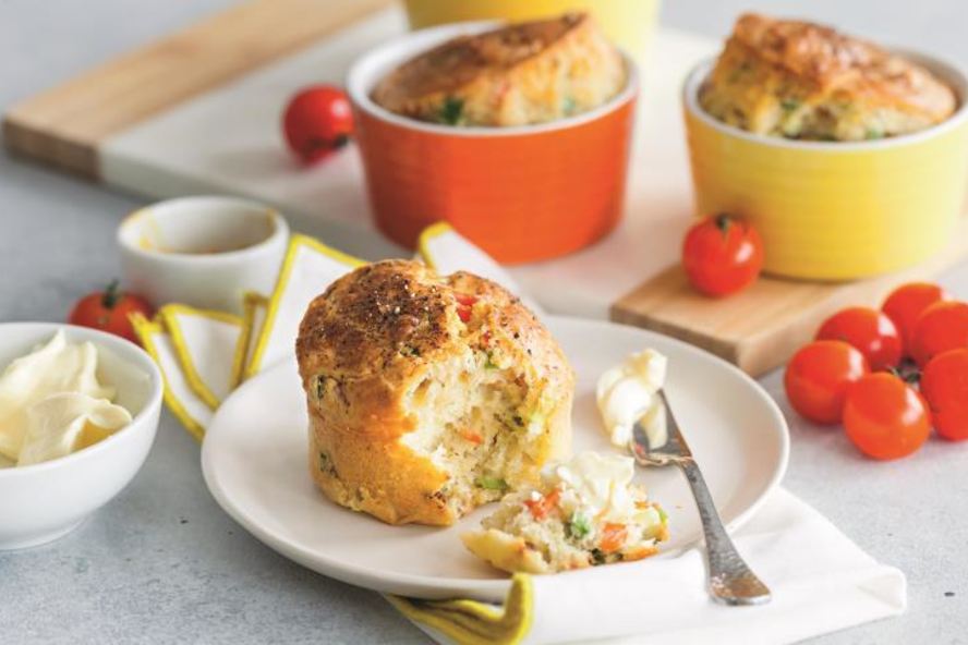 Рецепт пикантные маффины с копченым лососем