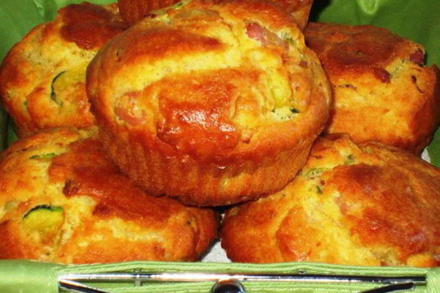 Рецепт закусочные маффины с беконом и цукини