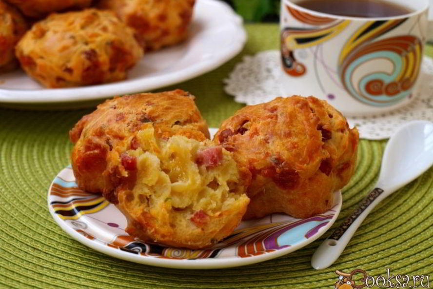 Рецепт закусочные маффины с колбасой и сыром