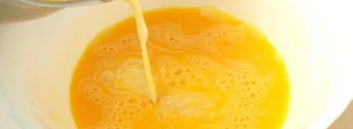 закусочные маффины с колбасой и сыром. Шаг 3